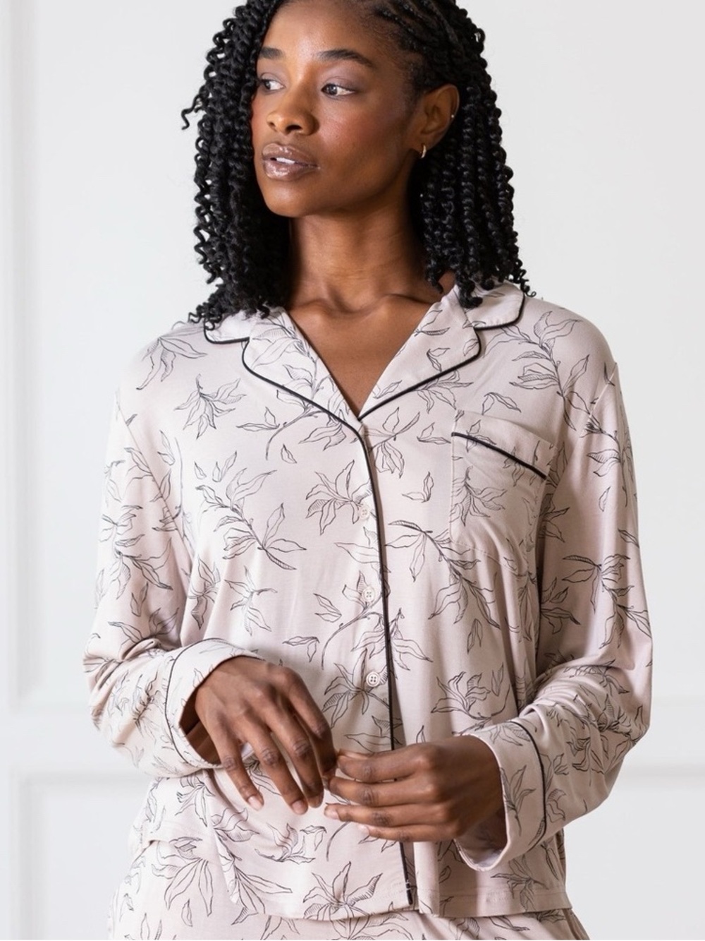 Floral-Print Long-Sleeve Pajama Top in Light Blush with Contrast Piping